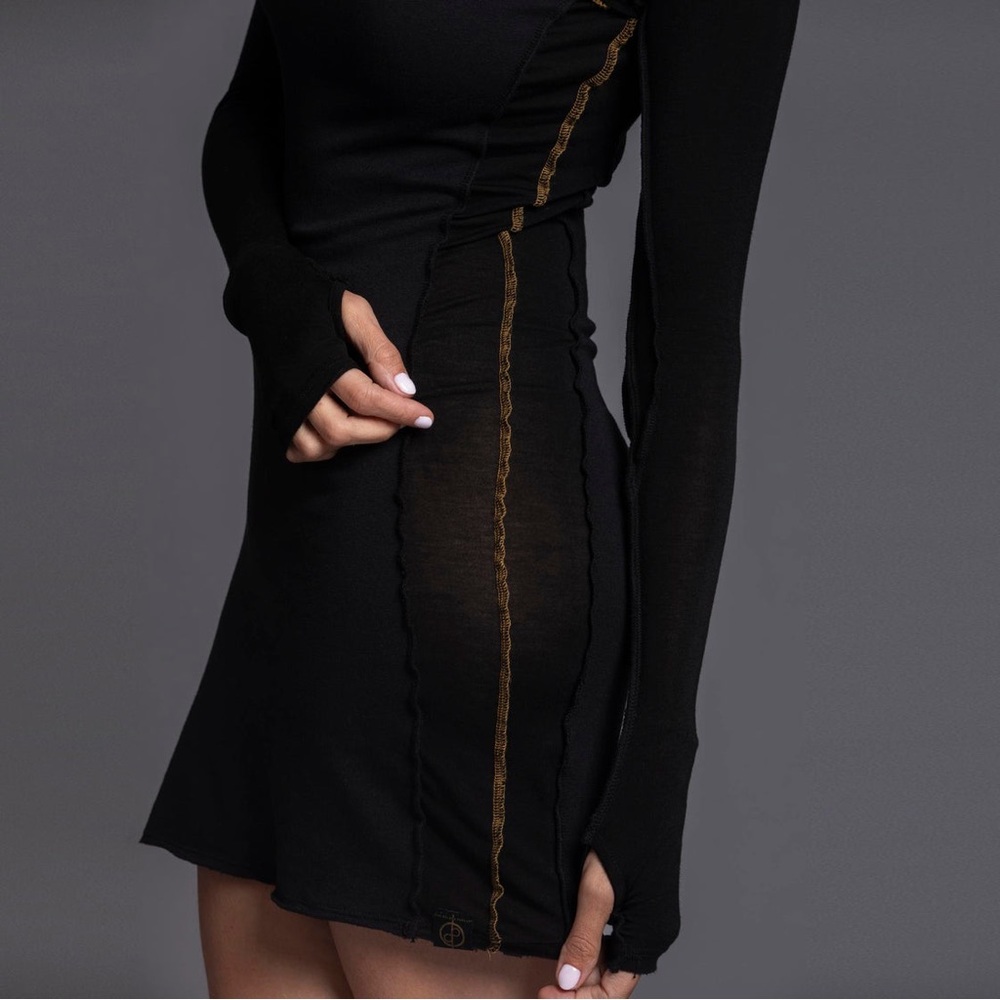 Elegant Black and Gold Women's Dress - Picture 7 of 15